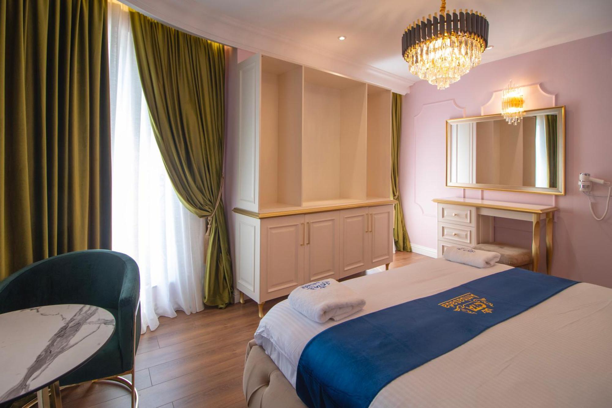 Hotel Ambasada Qta Paskuqan ภายนอก รูปภาพ